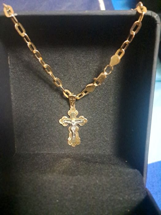 Ланцюжок з крестиком.