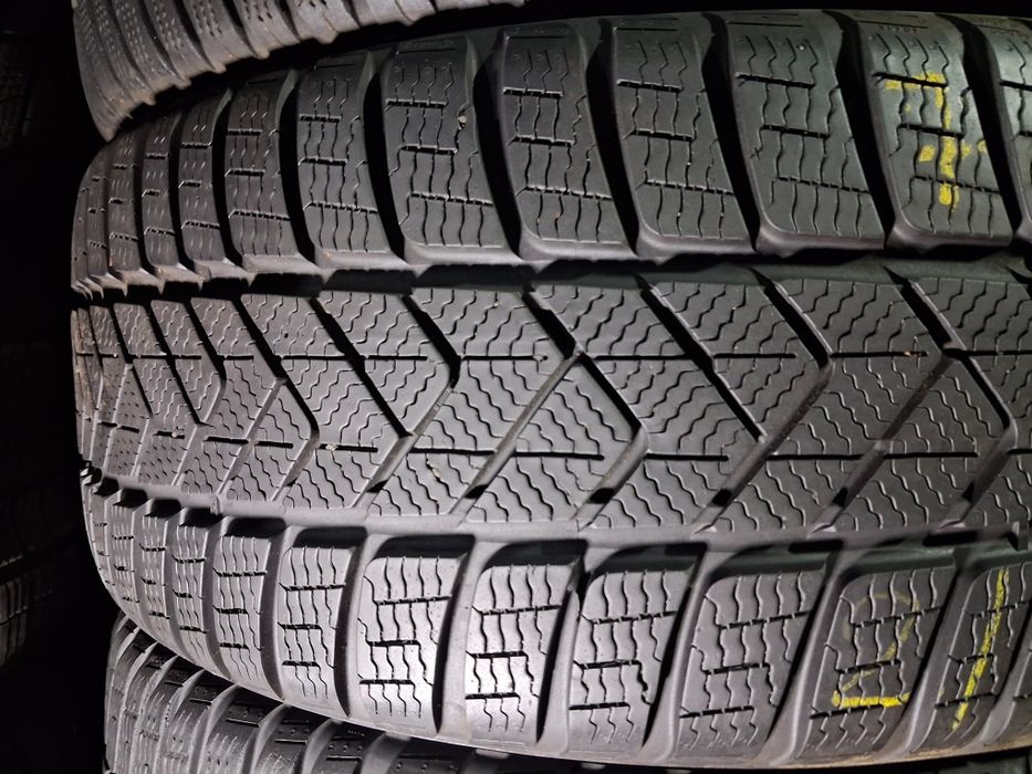 235/45 R18 Pirelli Sottozero 3 шини б/в зима КОМПЛЕКТ , Пара