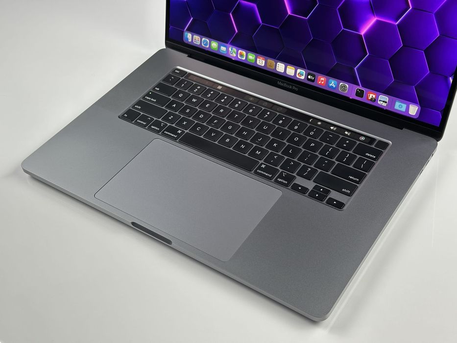 Laptop Apple MacBook Pro 16 A2141 | i9-9880H / 64GB / 1TB / Radeon /US