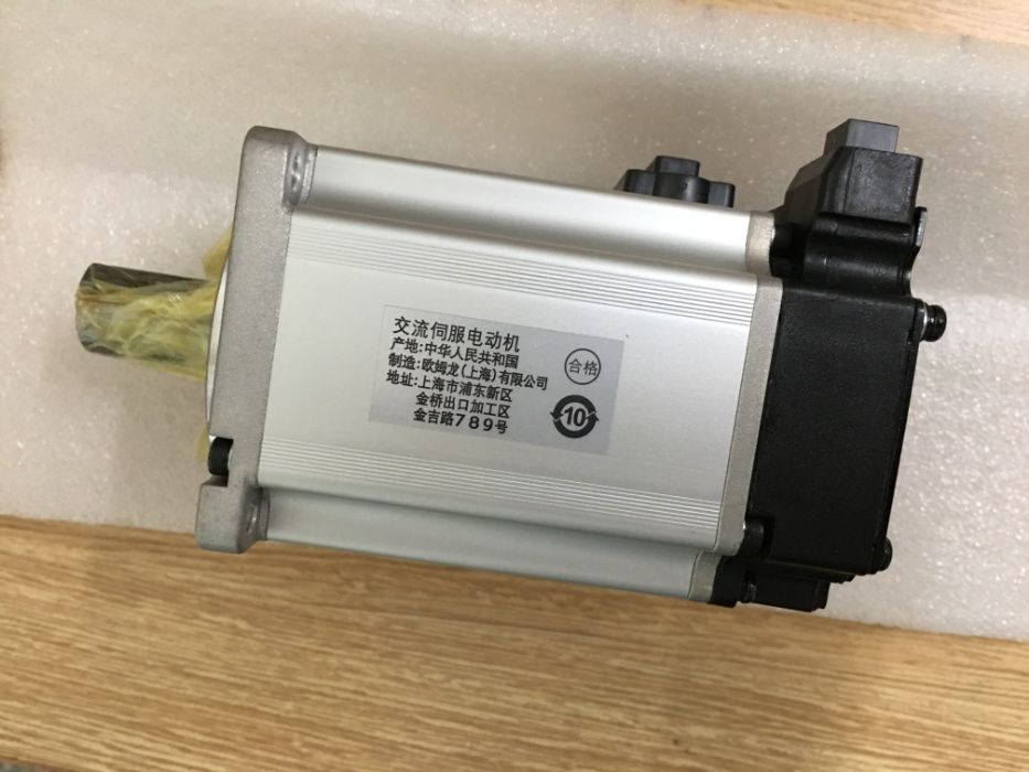 OMRON Servo Motor ( AC/DC ) R88M-K40030H-S2-Z