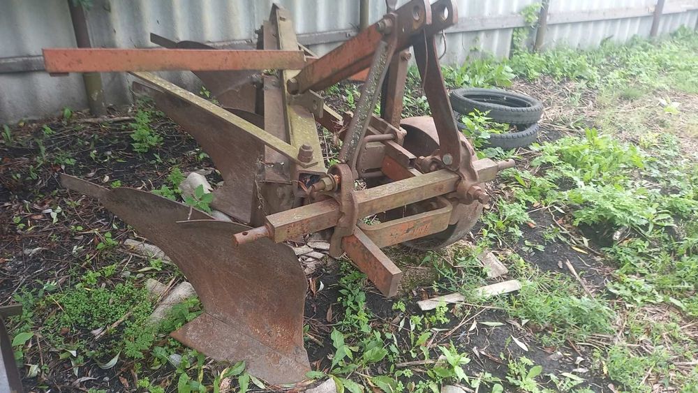 Продам плуг ,культиватор