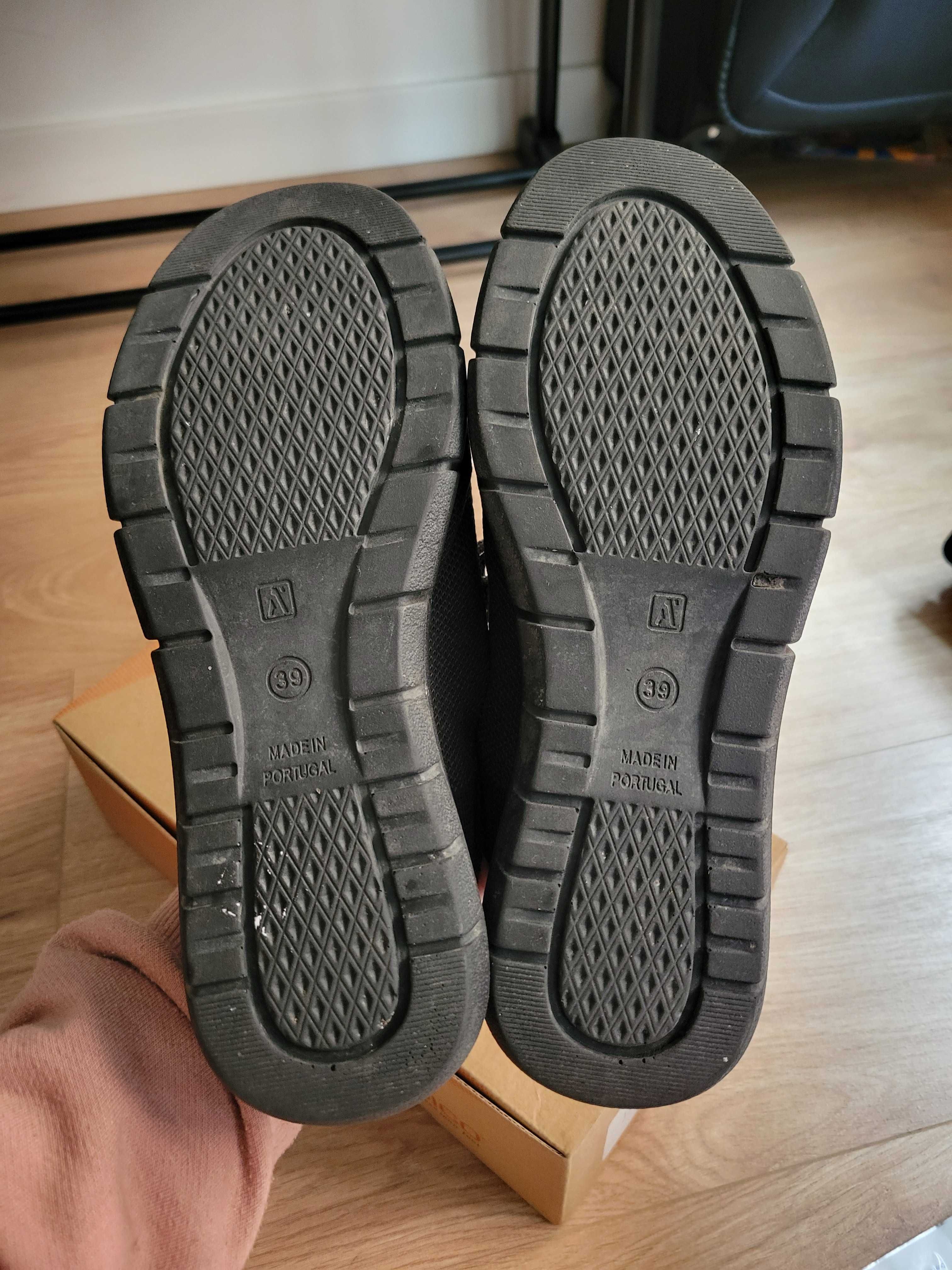 Sapatos A'rcopedico unissex tam 39 preto/cinza. Usados como novos