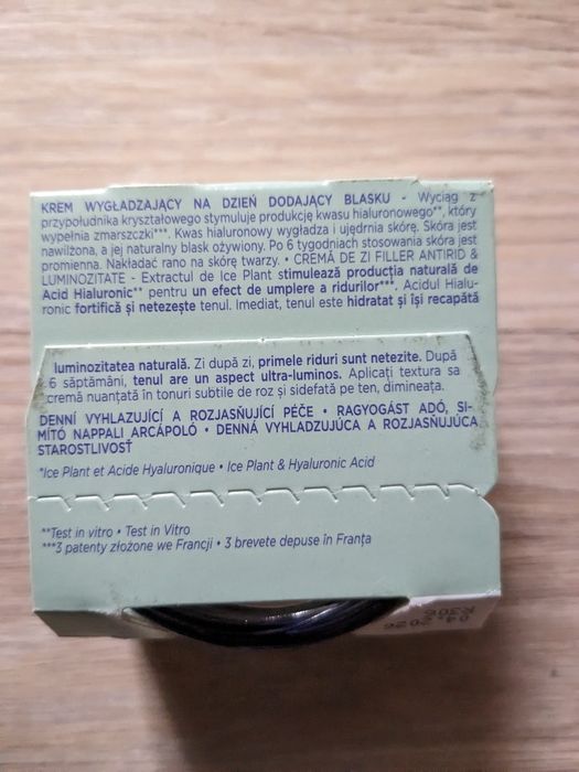 Krem wygładzający na dzień dodający blasku Yves Rocher