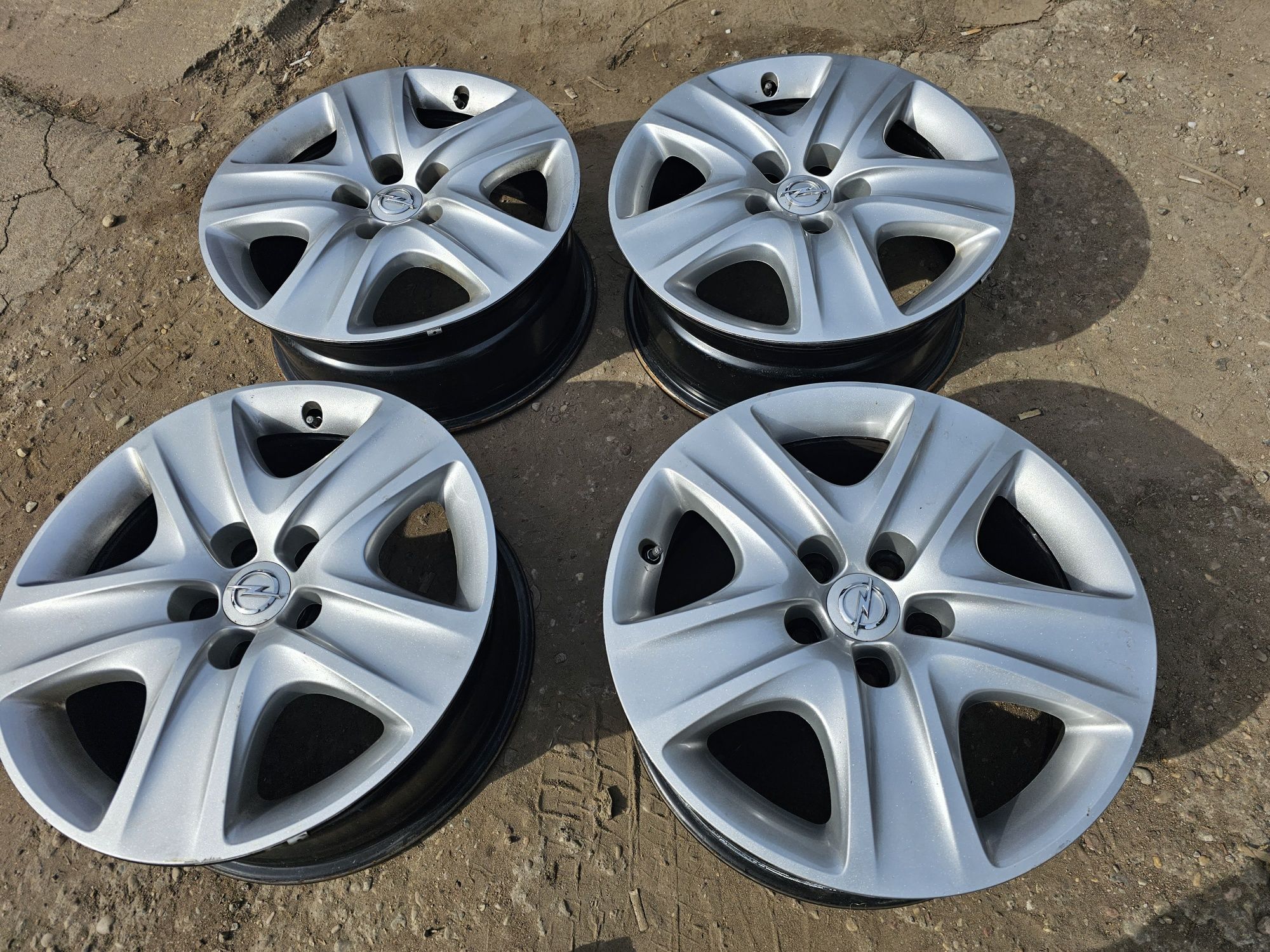 Felgi Stalowe Strukturalne Opel Insignia B-R17 5x115 ET44-7J+czujniki