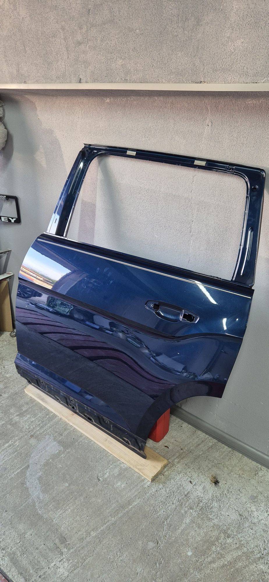 Двері задні ліві VW Atlas