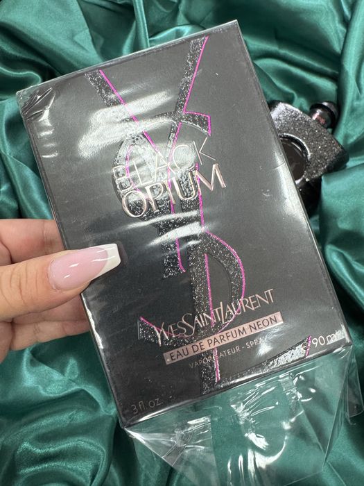 Black Opium Neon EDP 90 ml