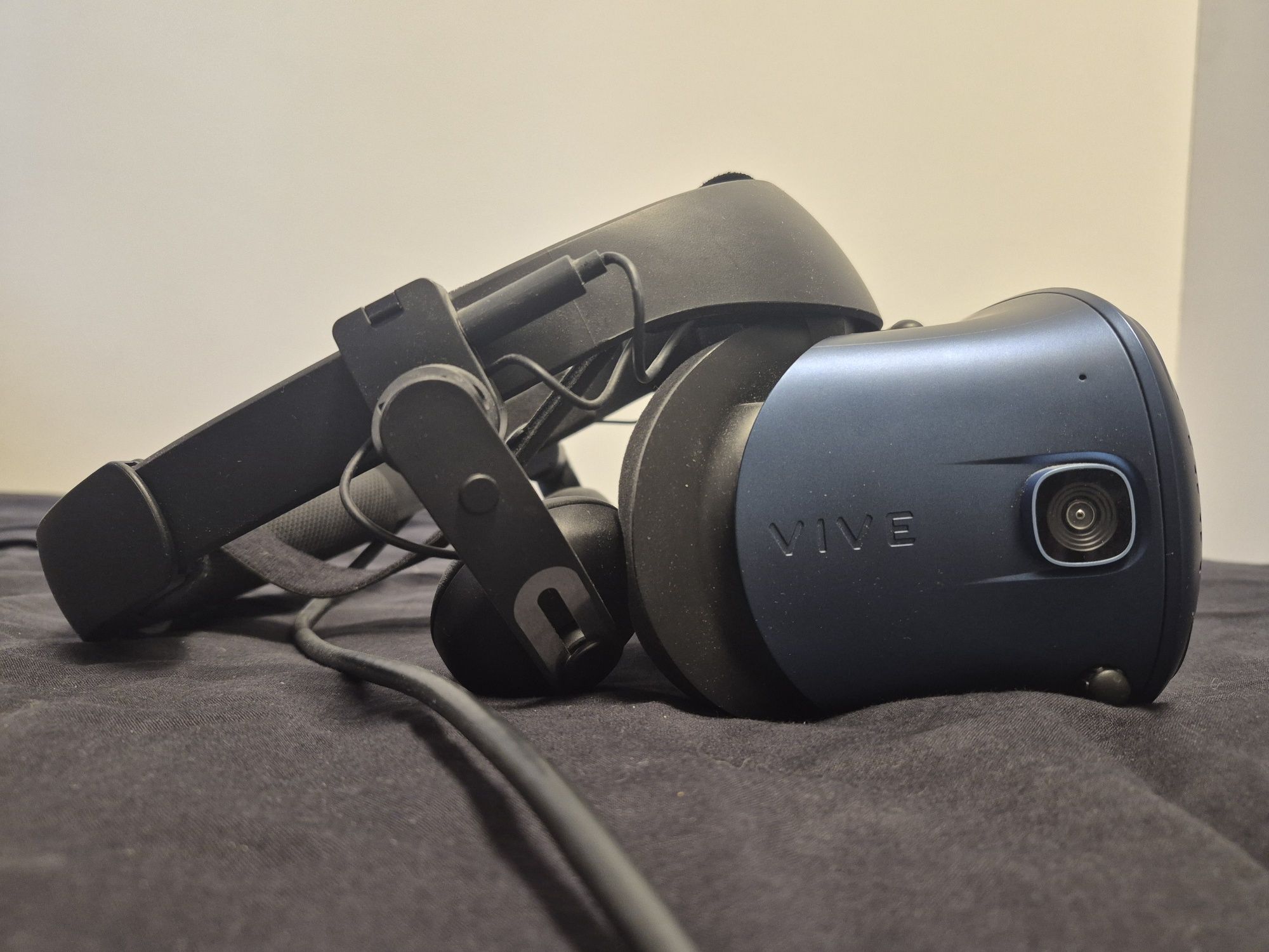 HTC vive cosmos VR