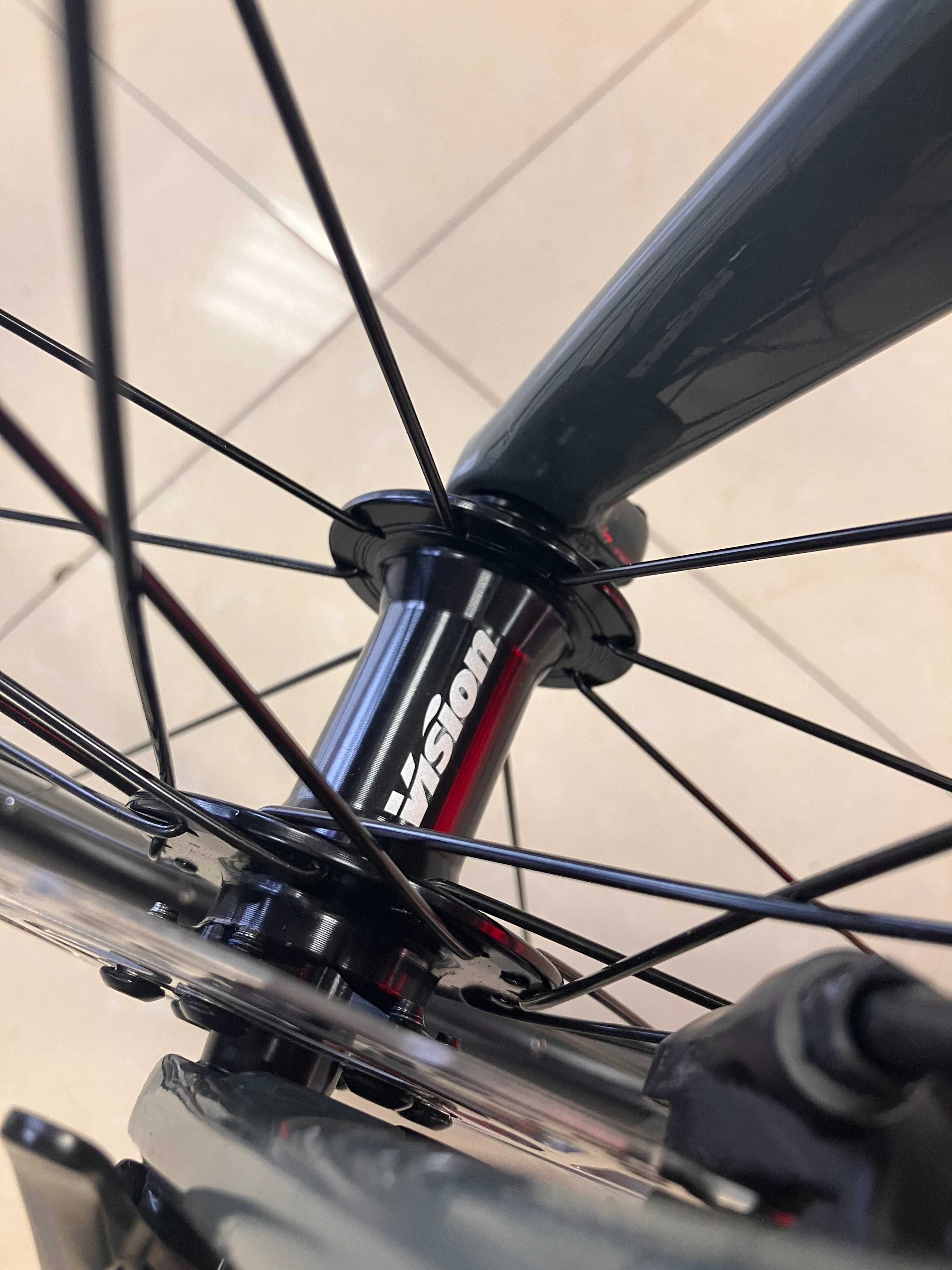 Rower gravel Kross ESKER 8.0 szary rozmiar M-20'' i XL - 22'' karbon