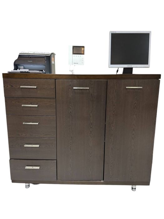 Висока тумба шкаф