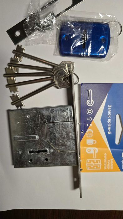 замок avers  96/s6-CR врізний