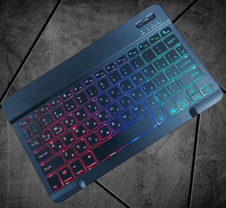 Беспроводная мини Bluetooth клавиатура с RGB подсветкой