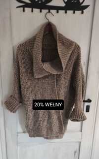 Wełniany sweter. Oversize. Ciemny beż