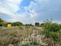 Чудова земельна ділянка під забудову у приватному секторі міста !