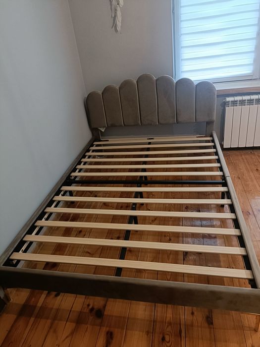 Sprzedam Nowe łóżko tapicerowane bez materaca 140x200