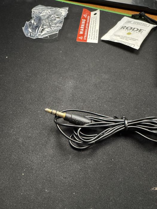 Петличный микрофон rode lavalier go
