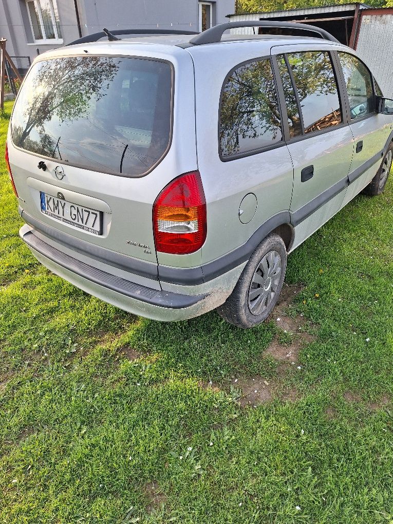 Opel Zafira a 7 osobowy