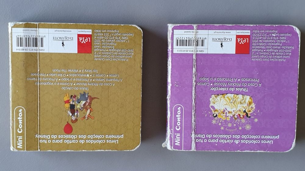 2 livros de bolso para criança: "Princesas" e "Winnie the Pooh"