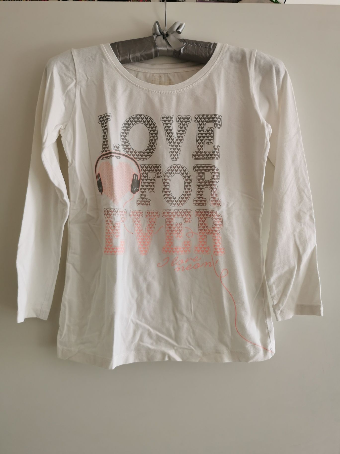 Biała koszulka z napisem LOVE 5.10.15 rozm. 146