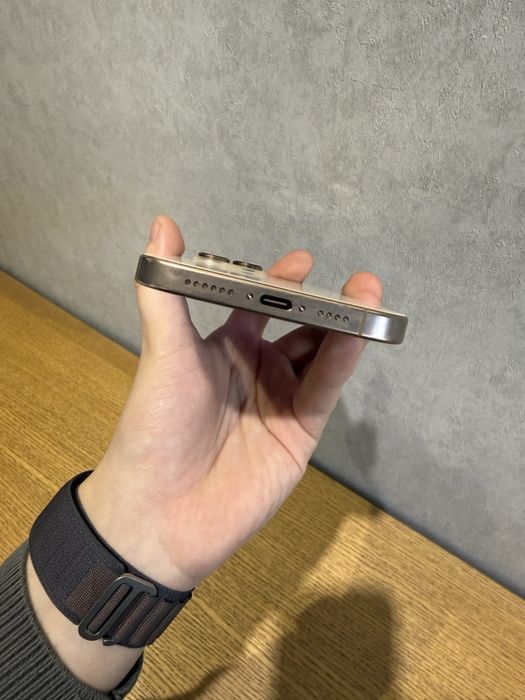 iPhone 16 Pro max 256 GB E-sim