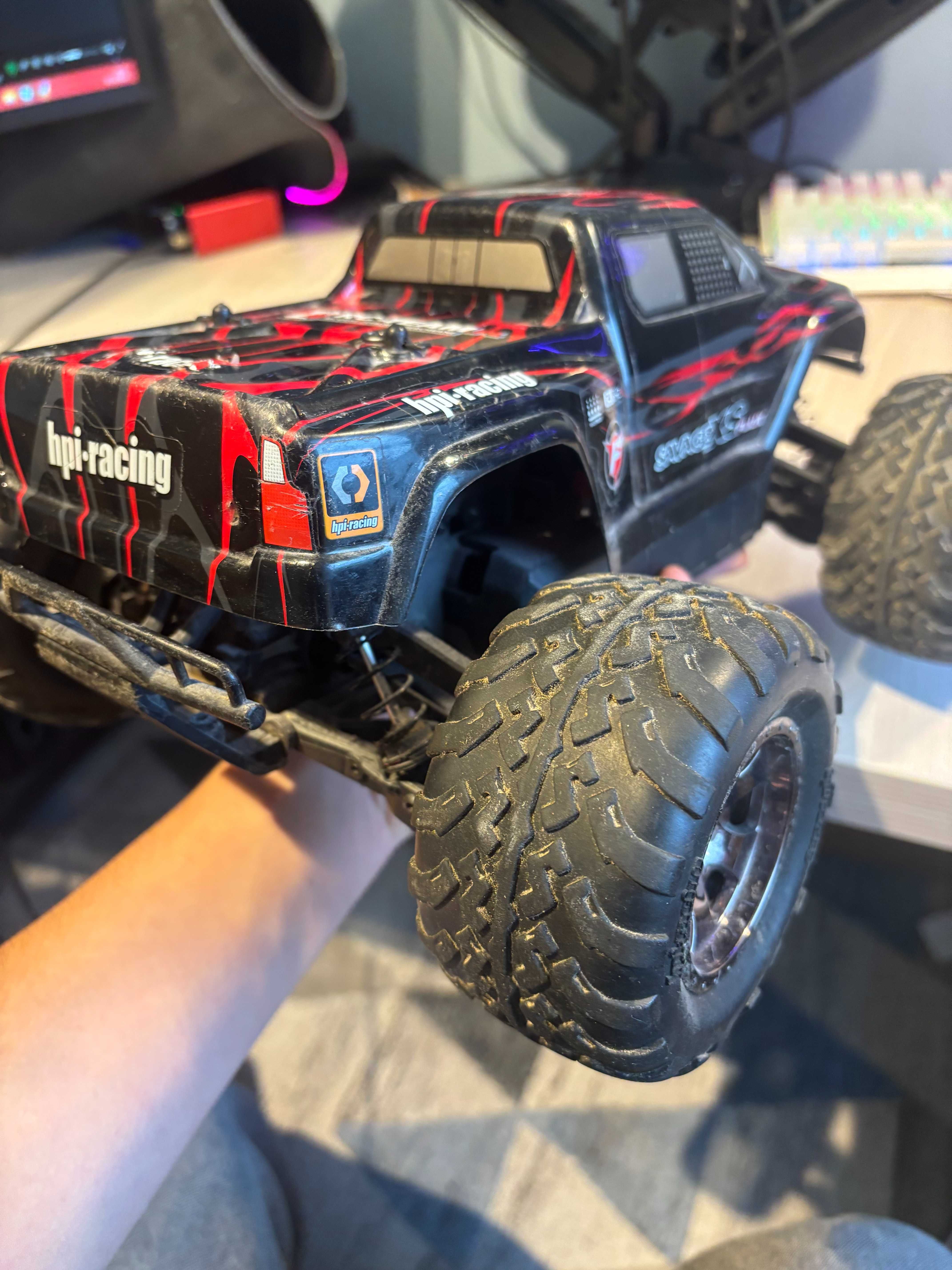 RC HPI RACING SAVAGE XS FLUX  + (Bateria , 3 budy i dodatkowe części)
