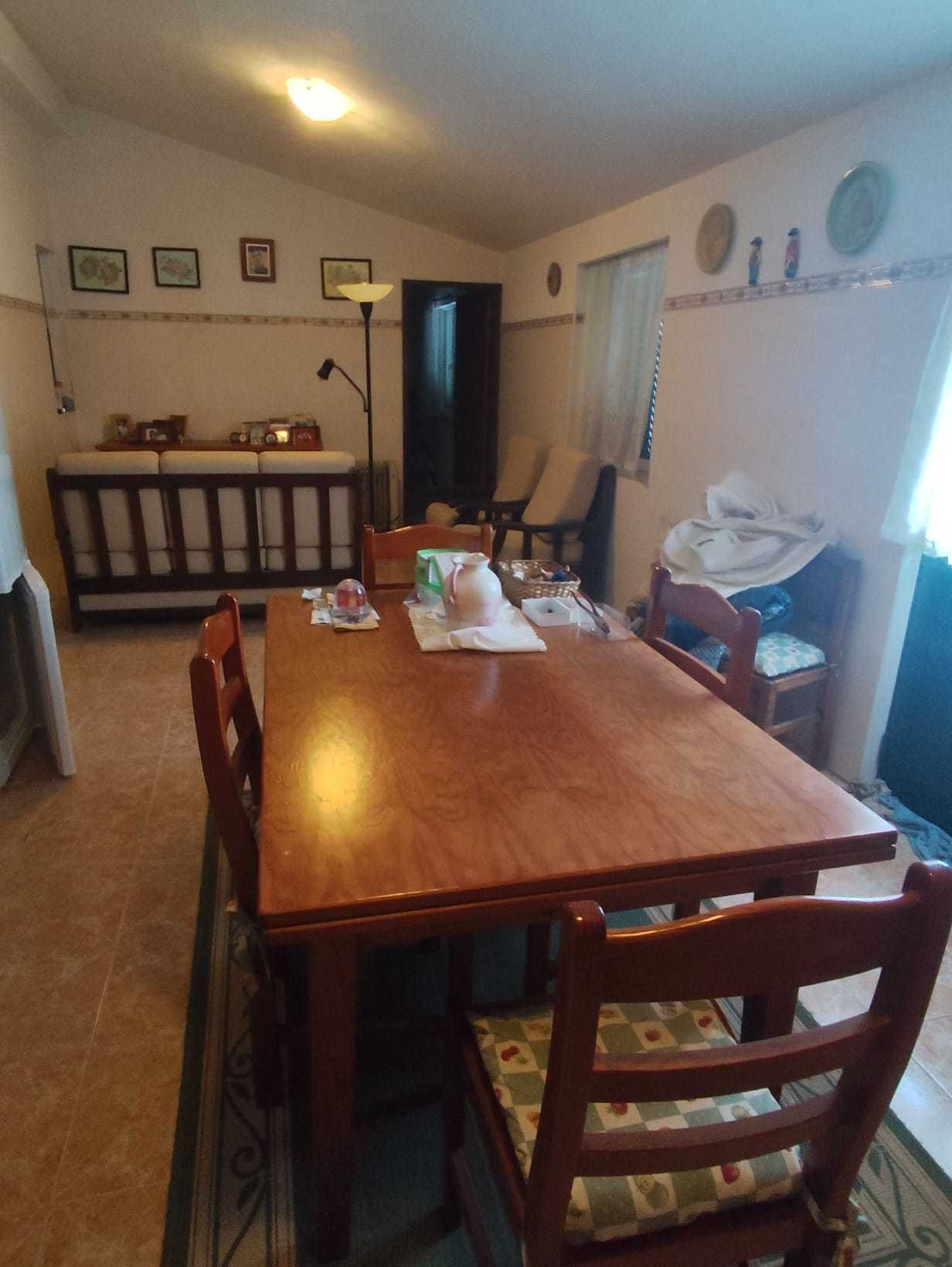 Mobília de quarto e outras divisões