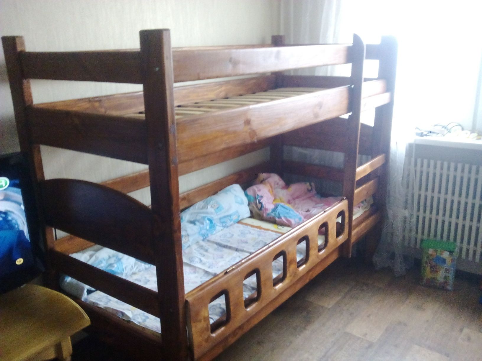 Двухярусная кровать