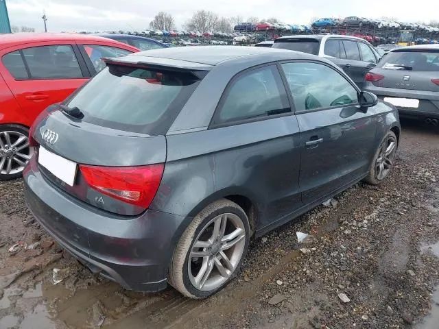 Audi A1 8X Xenon Para Peças - 1.4 TSI | 16v | 122cv | CAX - Parachoques | Frente Completa | Rádio | Jantes | Faróis | Portas | Vidro | Motor | Tampa Mala | Farolim | Farolins