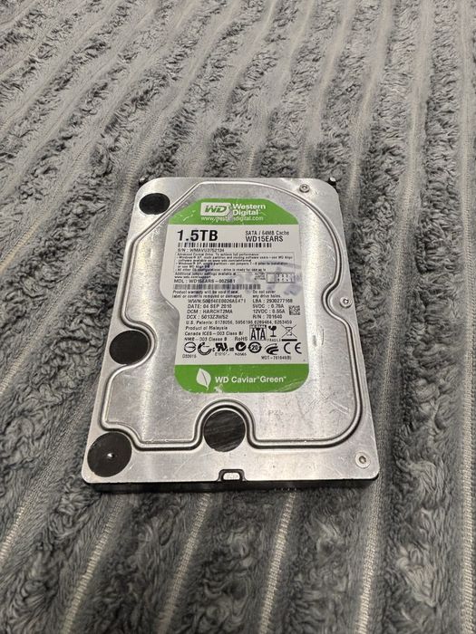 Жорсткий диск western digital на 1,5 терабайта