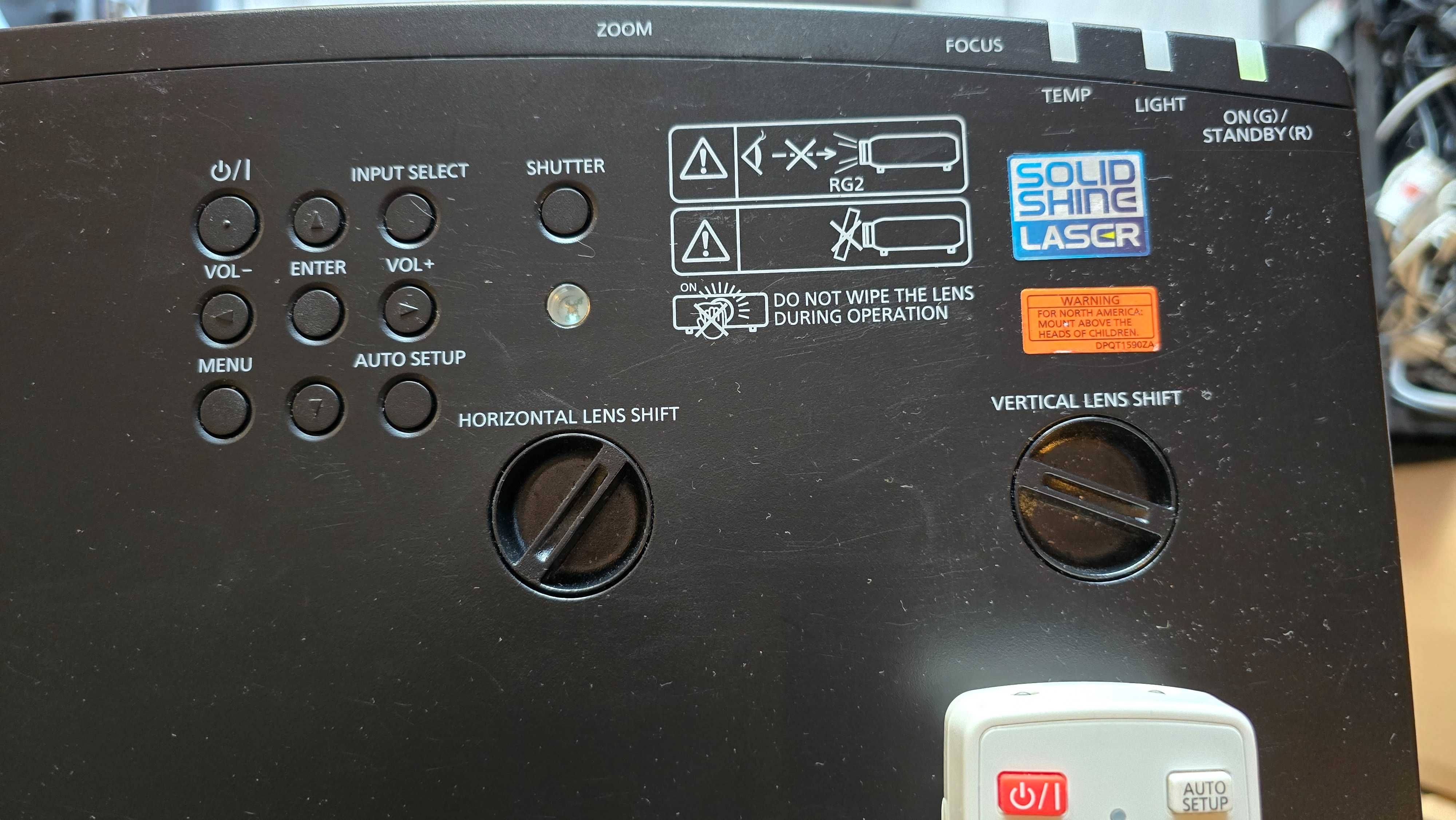 Projektor Panasonic PT-VMZ71B czarny 7000 ANSI LASER 595h