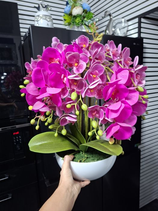 Sztuczny storczyk w donicy