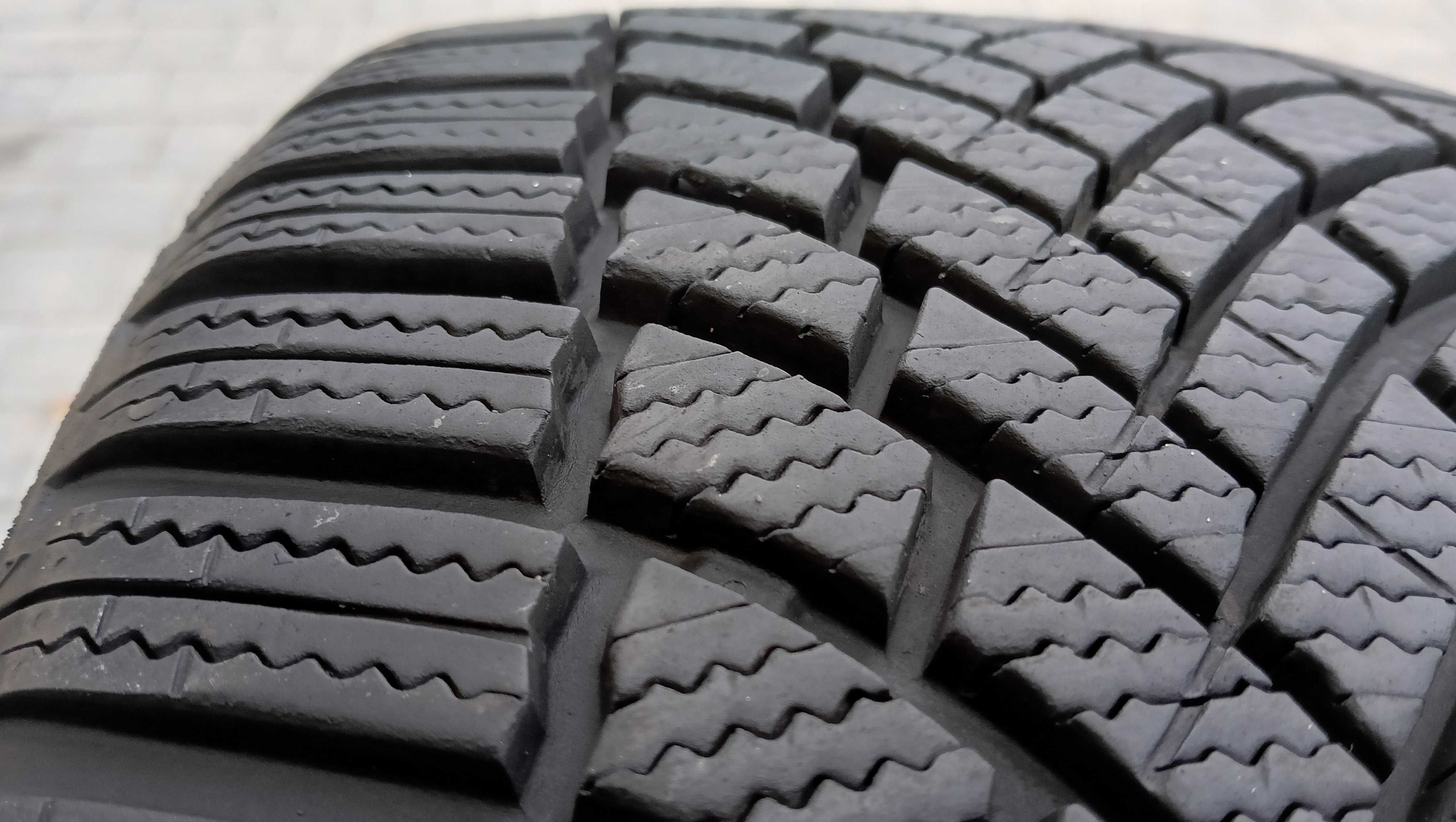 225/40r18  Bridgestone  LM005  , zimowe 18    j,NOWE  ,  -8mm , 2021r