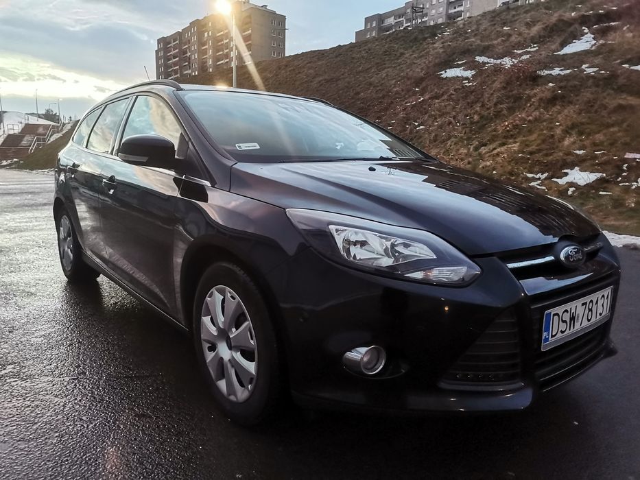 Ford Focus Kombi 1.6 Benzyna 150 KM – 2012 r. – Czarny