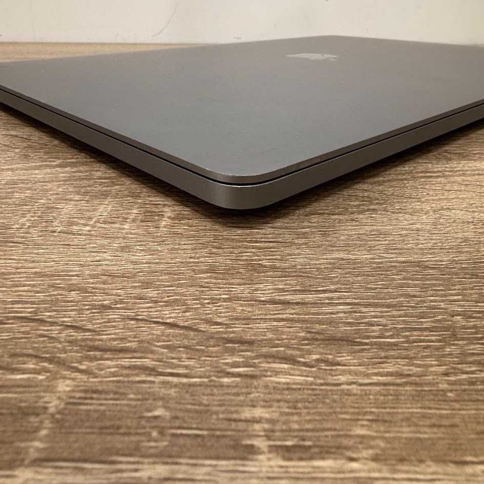 MacBook Pro 16" i9 / 32Gb DDR4 / SSD 1Tb / Radeon 5500m (код: M0458)