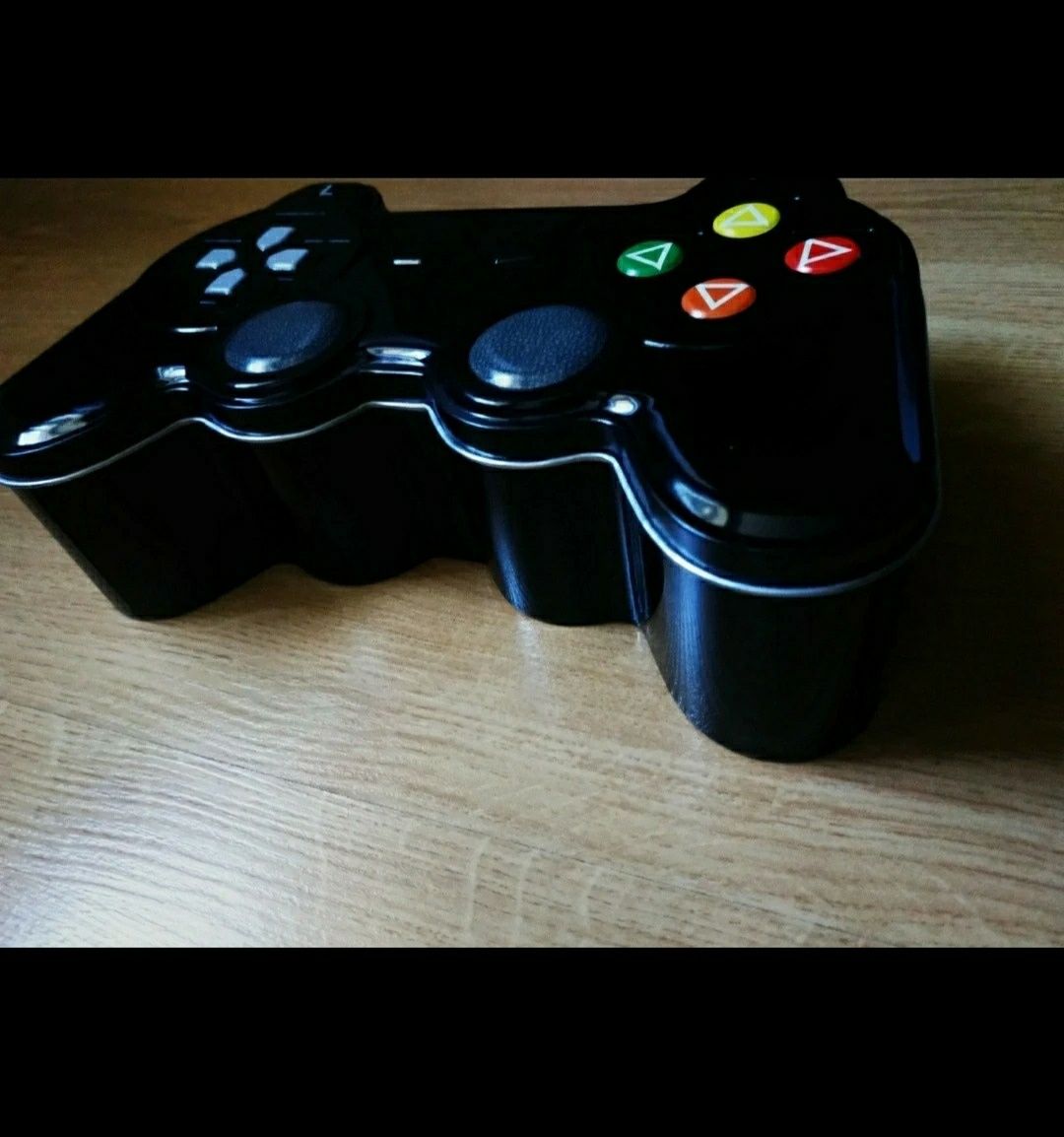 Pad, joystick, metalowe pudełko