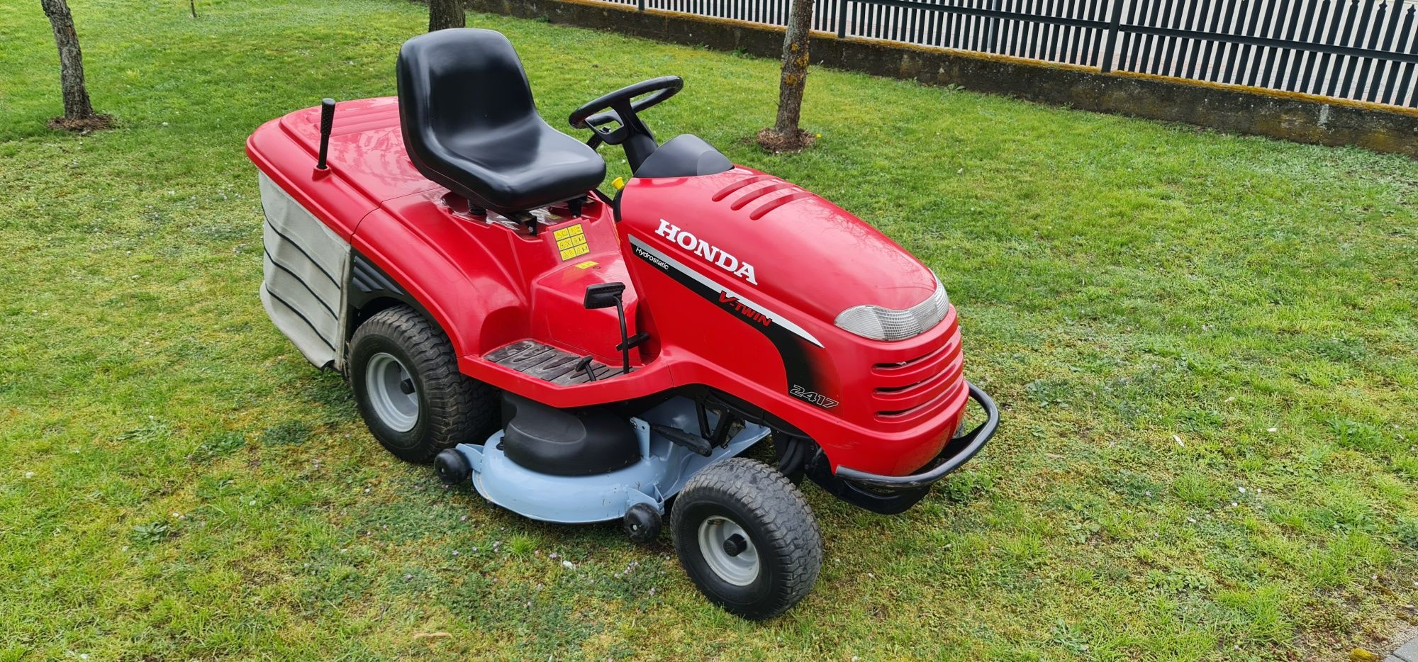 Traktorek kosiarka Honda 2417