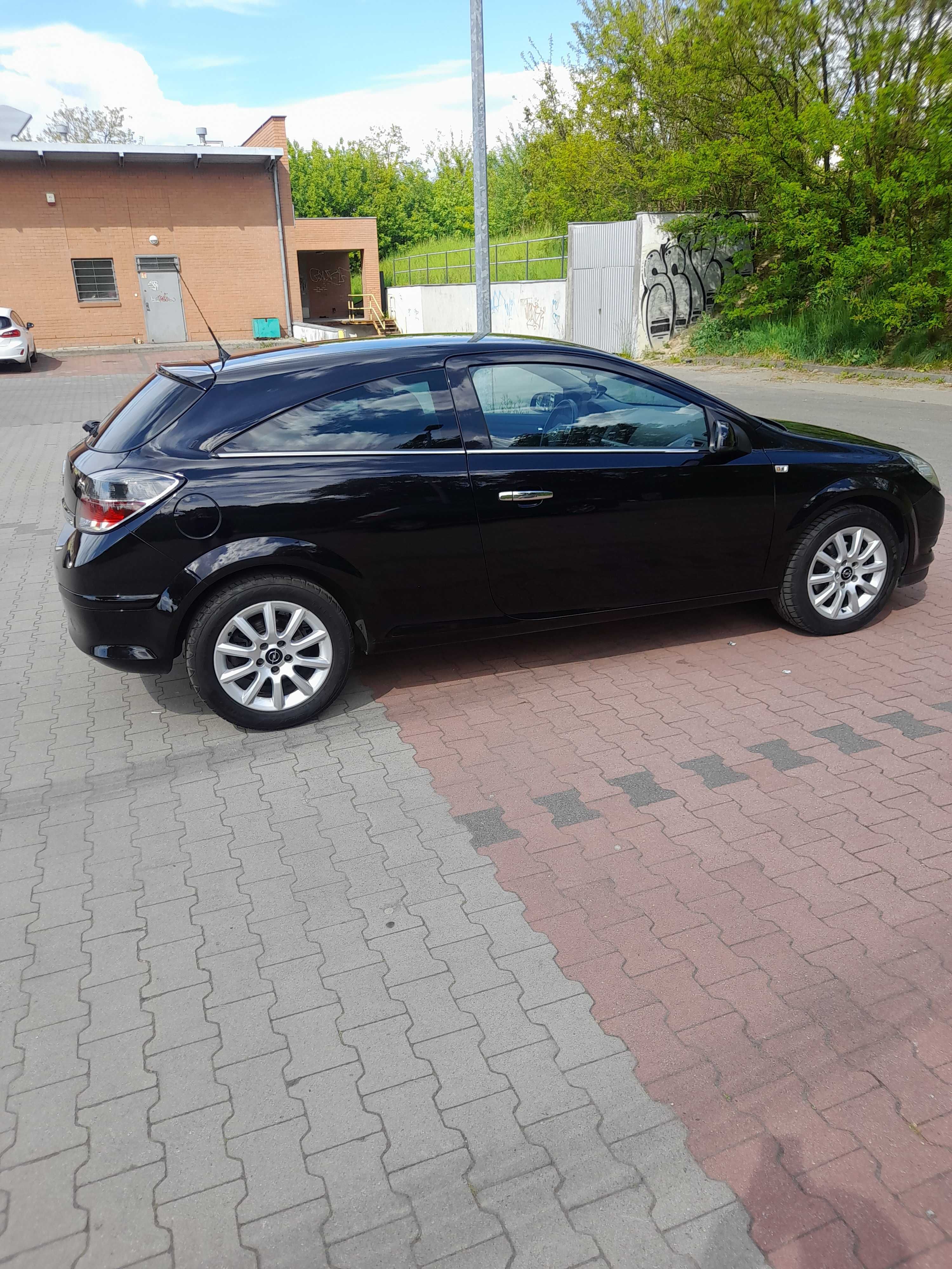 Opel Astra GTC 1.6 stan bdb