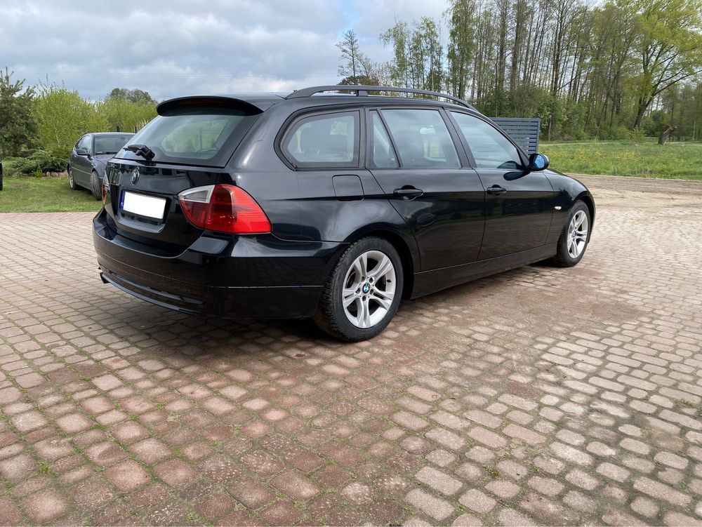 BMW 3 E91 2.0 benzyna z 2007 roku