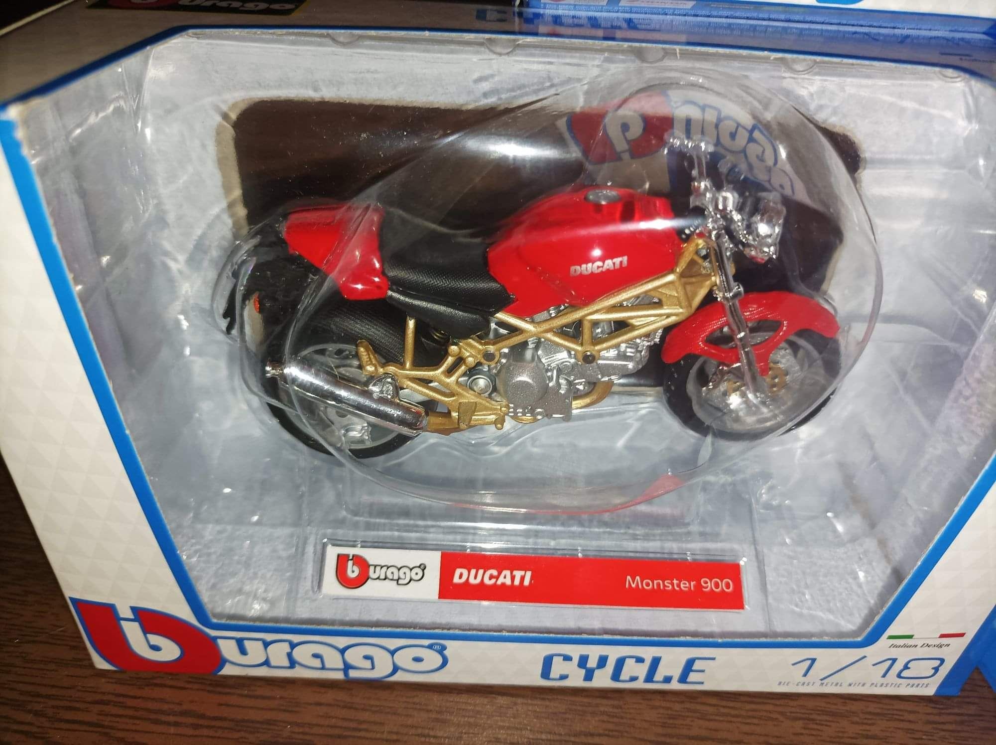 Trzy modele motocykli skala 1:18 Bburago