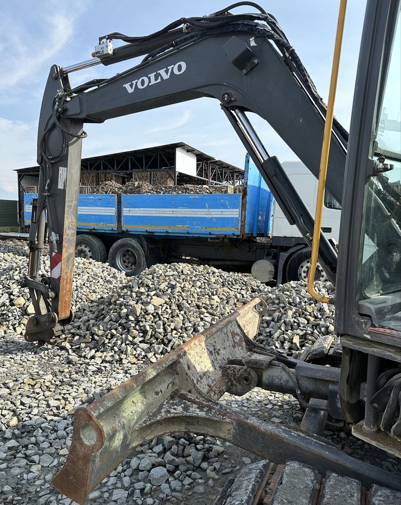 Sprzedam MIDI koparkę VOLVO ECR58D (6,3t) 2018 r