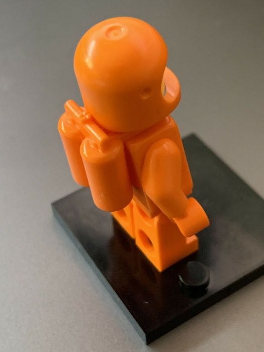 LEGO Spaceman Orange Figure - Edição comemorativa 40 anos