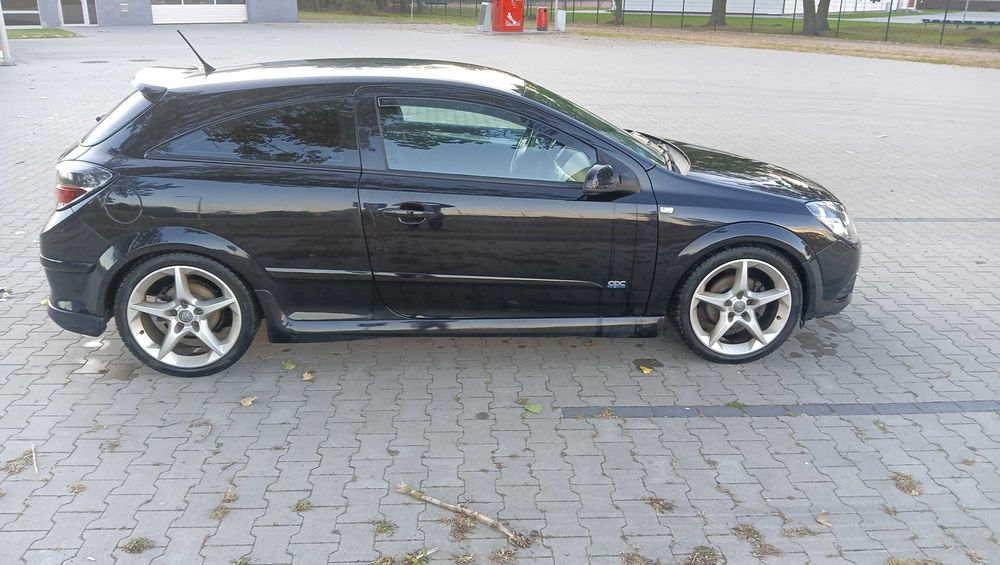 Opel Astra H GTC