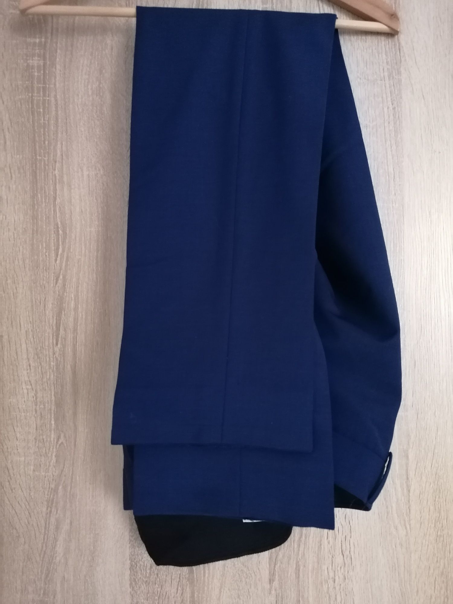 Garnitur nowy kobalt Esprit Slim rozmiar 50
