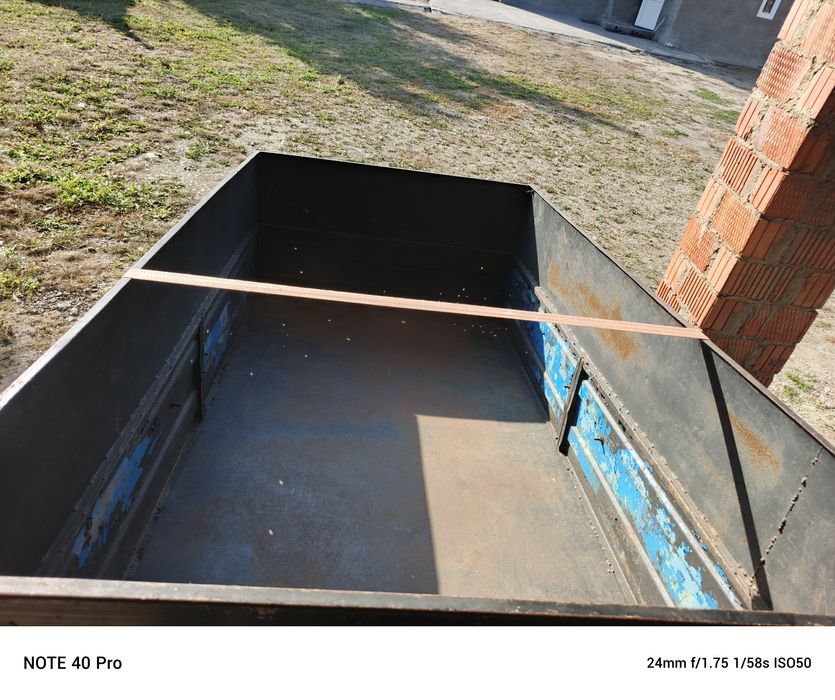 Прицеп хороший стан колеса жигульовські усилений тримає тону