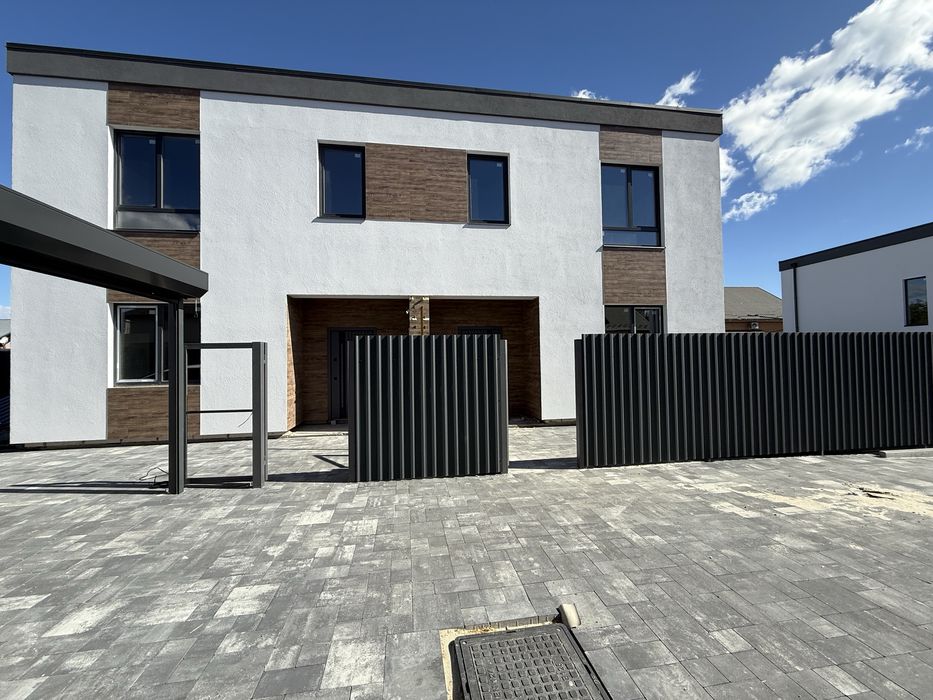 Дуплекс в центрі міста Буча з підвалом і центральними комунікаціями!