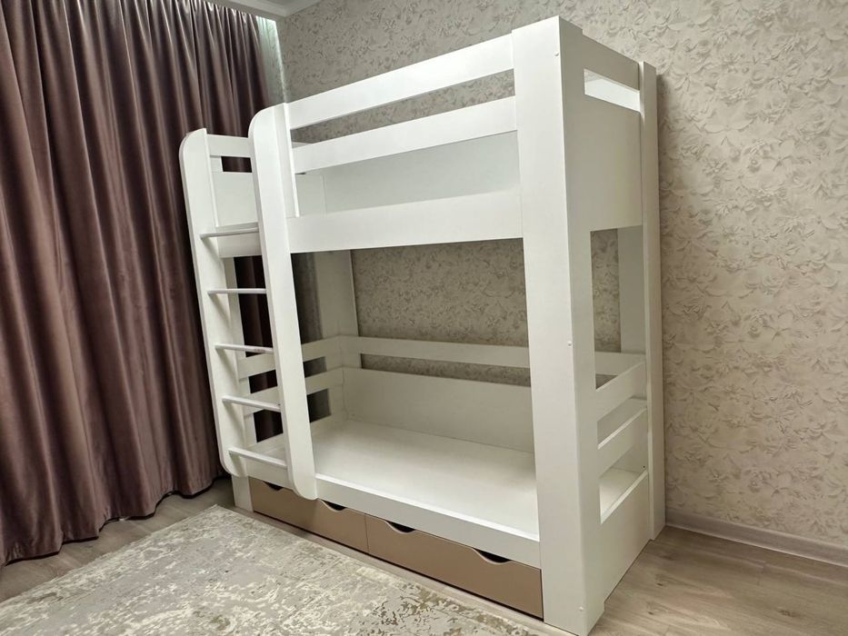 Двухъярусная  кровать