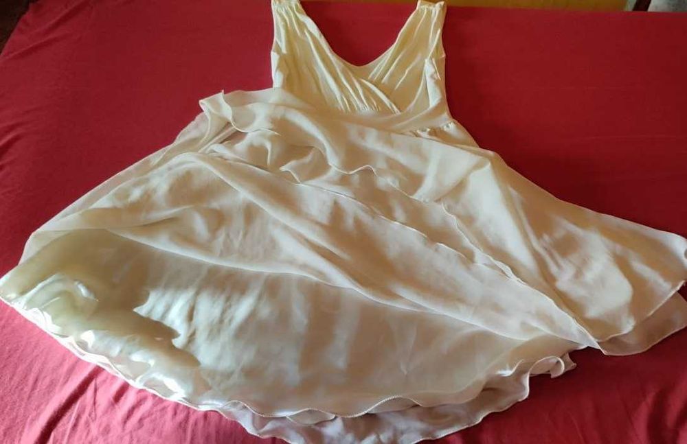 Нарядное платье, молочного цвета, трикотаж и шифон. 44-46р.