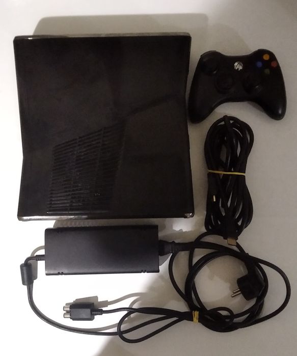 Продаю свою приставку x-box 360