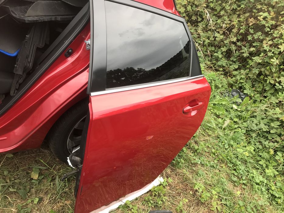 Klapa tylna tył Toyota Auris II E18 Kod 3R3 idealna