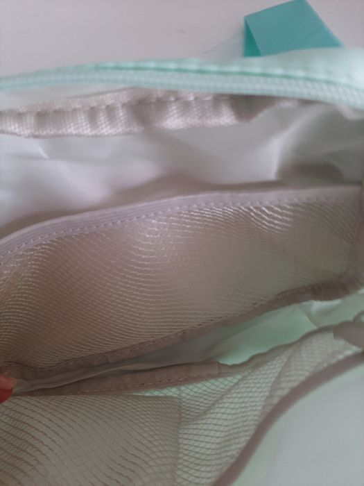 Bolsa de cintura com muita arrumação nova na embalagem oriflame