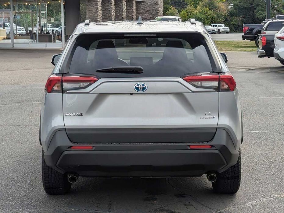 Toyota RAV4 Hybrid LE      2019